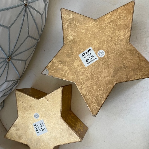 PRICE DROP! Gorgeous Gold & Silver Stackable Star Shaped Gift Boxes! - Picture 11 of 16